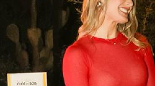 „Nu mi am dat seama cât e de scurtă sau de transparentă” » Eugenie Bouchard a venit la evenimentul de la Indian Wells cu o rochie pe care nu o probase