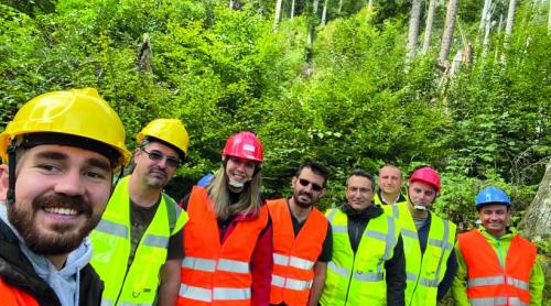 Pădurarii s au organizat în echipă de paparazzi și au strâns dovezi despre viitorul director al Romsilva