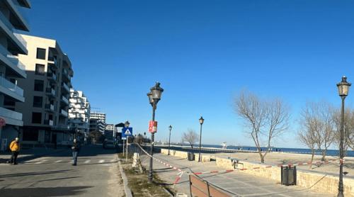 Pericol pe plaja din Mamaia Sud, după ce un bazin GPL îngropat ilegal a fost lovit în timpul unor lucrări. Ministrul Mediului: „O iresponsabilitate uriașă”