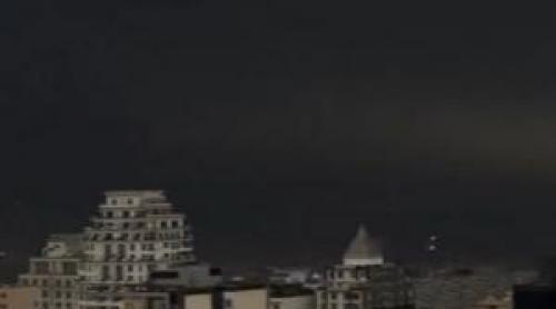 "Ploaia neagră", fenomenul care a pus stăpânire pe Teheran, după atacurile asupra unor instalații de petrol