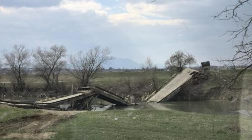 Podul de la Ariușd a rezolvat problema constructorilor: s a prăbușit singur