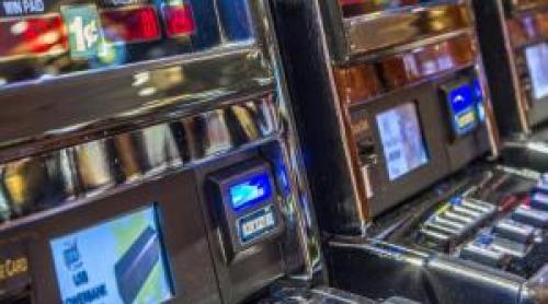 Primul oraş care interzice complet păcănelele şi pariurile. Brăila, Buzău sau Iaşi vor să i urmeze exemplul