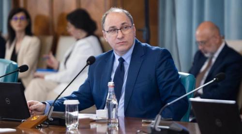 Se pregătește Educația fără profesori: Școlile și liceele, conduse de membri de partid și ONG iști