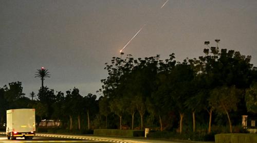 VIDEO 28 de elevi din Focșani și profesoarele lor, blocați în Dubai după închiderea spațiului aerian