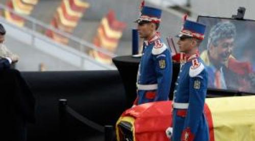 15.000 de oameni şi au luat rămas bun de la Mircea Lucescu pe Arena Naţională. "Toată lumea l a iubit"