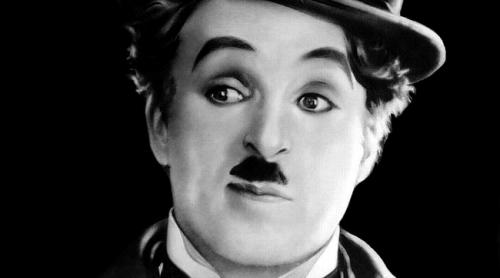 16 aprilie, ziua în care s a născut Charlie Chaplin, primul superstar al Hollywoodului. „Eram unic şi, fără falsă modestie, un maestru“. Ce i a spus Albert Einstein