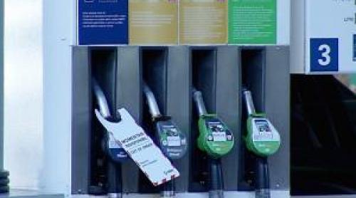 A cincea zi când staţiile de alimentare rămân fără motorină. "Dezastru, domnule"
