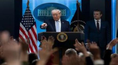 Analist, despre Trump şi NATO: Insulţi aliaţii, depreciezi contribuția lor, după care te milogești să te ajute