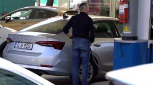 CALCUL: cu cât s au ieftinit de fapt carburanţii, după cele două tăieri ale Guvernului