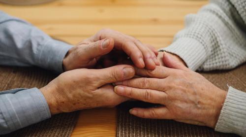 Când devii oficial bătrân? Studiu pe 14.000 de oameni