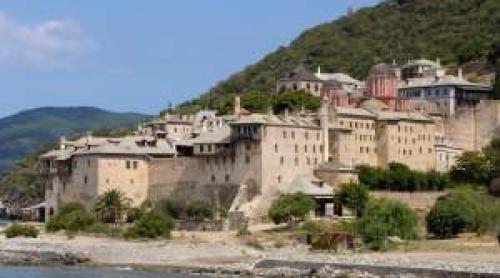 Ce a trăit un român pe Muntele Athos! A văzut minunea vieții lui. Nu credea că e posibil