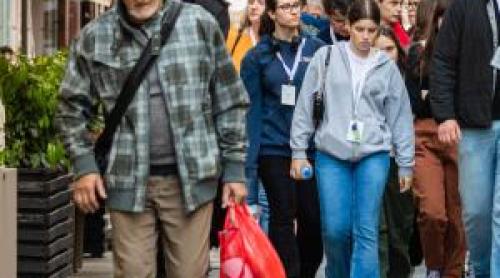 Cine sunt pensionarii care vor primi bani în plus de la Guvern. Prima tranșă intră în mai