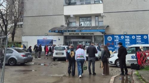 Continuă scandalul, la o zi după infarctul lui Mircea Lucescu. Revolte în faţa Spitalului Universitar