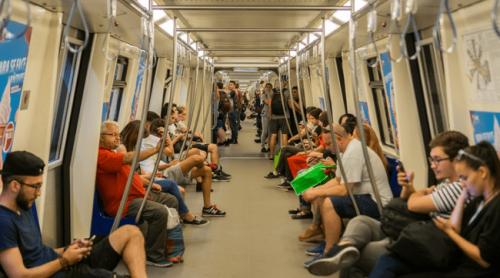 Cum putea fi evitată scumpirea călătoriilor cu metroul. Metrorex plătește 186 de angajați care vând cartele, deși are sute de automate și platformă dedicată