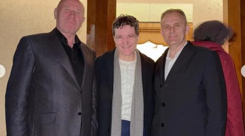 FOTO Apariție surpriză a lui Nicușor Dan, alături de doi PSD iști, la o mănăstire: „Discret, firesc, așa cum ar trebui să fie”