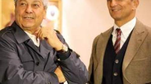 Gestul emoționant făcut de Răzvan Lucescu la funeraliile tatălui său. Mircea Lucescu, omagiat pe Arena Națională