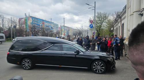 LIVE /  Înmormântare Mircea Lucescu. Cortegiul funerar a ajuns la Cimitirul Bellu. Update