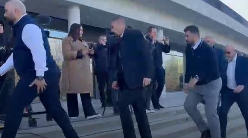 Miliardarul care şi a trimis bodyguarzii la Arena Naţională, înainte să vină să îşi ia rămas bun de la Mircea Lucescu