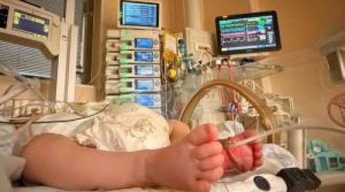 Premieră națională la Marie Curie: un nou născut de doar 24 de zile, operat cu succes prin ablație cardiacă