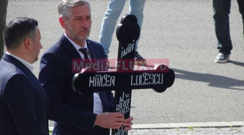 Primele imagini de la priveghiul lui Mircea Lucescu pe Arena Națională. Mașina cu trupul neînsuflețit a ajuns la stadion FOTO și VIDEO