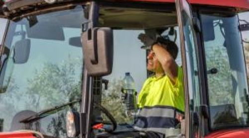 Se caută români care știu meserie. Salarii de până la 6.100 de euro