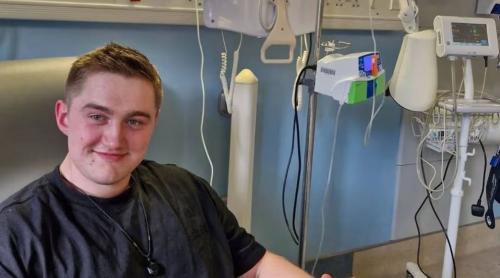 Un actor de doar 28 de ani a dezvăluit că se află în „ultimele clipe din viață”. Mesajul sfâșietor i a întristat pe fani