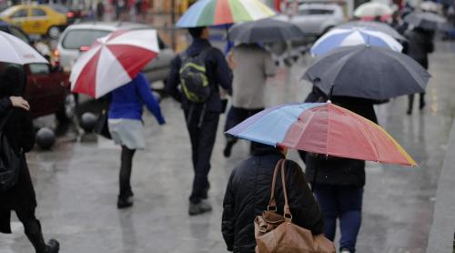 Un ciclon lovește puternic România, iar apoi în țara noastră va ajunge un val de aer polar: Vremea o va lua razna pe în a doua jumătate a lunii aprilie