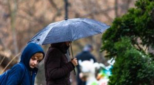 Urmează o săptămână ploioasă în toată ţara. Cum va fi vremea de 1 Mai