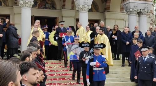 VIDEO Momente emoționante la înmormântarea lui Mircea Lucescu! A fost aplaudat prelung