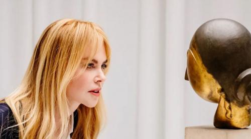 Actrița celebră de la Hollywood s a lăsat vrăjită de opera lui Brâncuși. Apariție spectaculoasă lângă sculptura românului pentru Nicole Kidman, una cele mai frumoase femei din lume