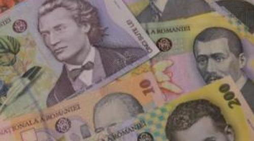 Analiștii financiari anticipează vremuri grele: Leul pierde teren, iar perspectivele economice se înrăutățesc