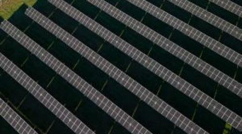 "Băieţii deştepţi" din Energie: românii au plătit cele mai mari facturi din UE, iar ei au făcut averi