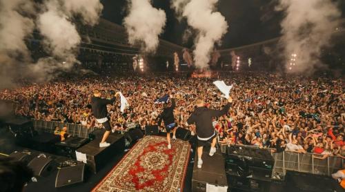Bucureștiul, luat cu asalt de fani străini veniți la concertul unui artist necunoscut publicului român. 10.000 de poliţişti, jandarmi şi agenţi secreţi vor fi pe străzile Capitalei