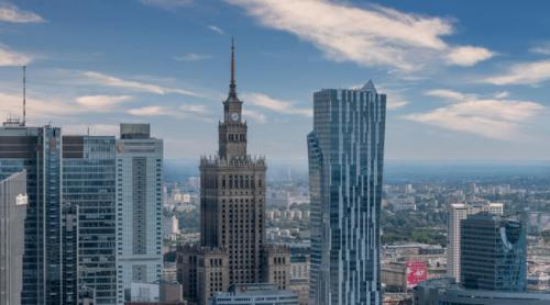 Cum arată „New York ul Europei”, metropola care îi cucerește pe turiștii români și e la doar două ore de București