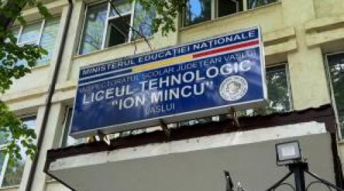 Elevă care a reclamat abuzul unui profesor din Vaslui, umilită public: Unele cred că sunt centrul Universului