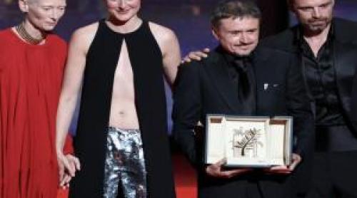 Filmul "Fjord", regizat de Cristian Mungiu, a câştigat trofeul Palme d'Or la Cannes 2026. Reacția regizorului