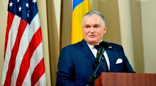 Fostul ambasador SUA desființează deciziile lui Bolojan: „Dacă aș vedea așa o porcărie…”