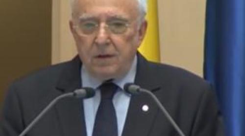 Isărescu susţine că EURO ar fi fost 4,4 lei fără intervenţiile din ultimii 5 ani. Care ar fi fost efectele
