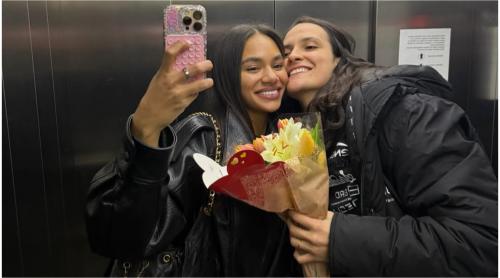 Jucătoarele de la CSM București care au o relație nu se mai ascund. Ipostaza în care au apărut tinerele