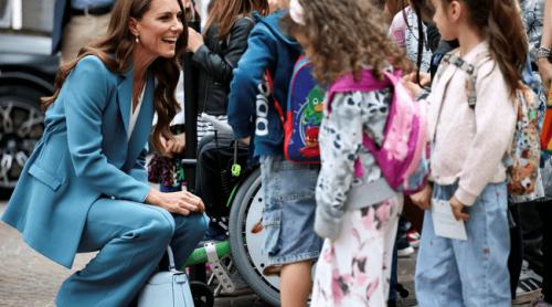 Kate Middleton a strălucit în prima ei vizită solo după lupta cu cancerul. Sute de admiratori au așteptat o în orașul Reggio Emilia