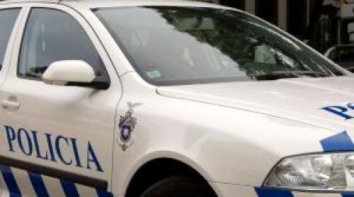 "Plângeau și cereau ajutor". Doi copii de 3 și 5 ani, abandonați de părinți pe un drum în Portugalia