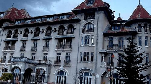 Se vinde unul dintre cele mai cunoscute hoteluri istorice de pe Valea Prahovei: cât costă clădirea care a adăpostit răniți de război
