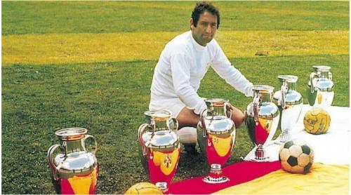 Top 5 fotbaliști cu cele mai multe trofee Champions League / CCE câștigate. Puțini români au auzit de numele de pe primul loc