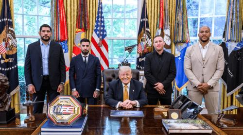 Trump organizează lupte UFC de ziua lui. „Totul se va desfășura chiar în fața Casei Albe”
