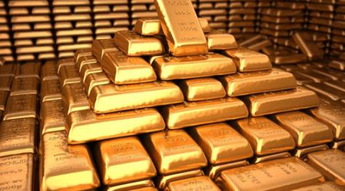 Un angajat al primăriei a găsit din întâmplare lingouri de aur de 40.000 de euro în timp ce tundea iarba 