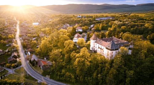 Valea Mureșului, drumul castelelor nobiliare uitate. Aproape 100 de palate și conace vechi, înșirate pe malurile râului
