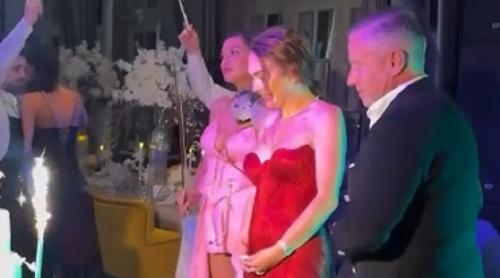 “E top”. Corina Caciuc i a lăsat “mască” pe toţi. Evenimentul unde soţia lui Laurenţiu Reghecampf a făcut furori
