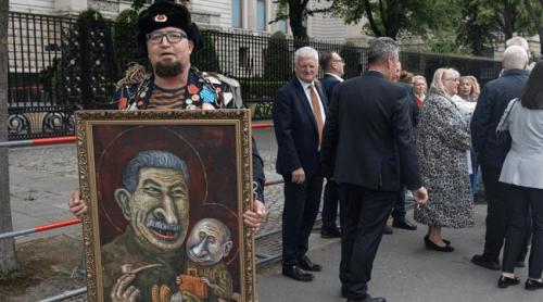 Caricaturist rus refugiat în Polonia, împușcat mortal în plină zi. Artistul care îl ironiza pe Putin reclamase anterior amenințări