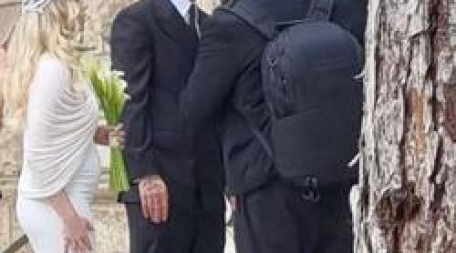 Denis Alibec s a căsătorit cu fosta gimnastă. Detaliul scos în evidență de rochia de mireasă