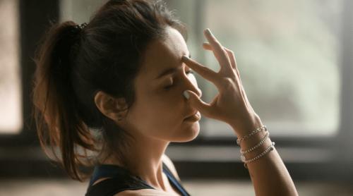 Durerea de cap care te poate ucide în doar câteva ore. Un neurolog avertizează oamenii să nu ignore simptomele